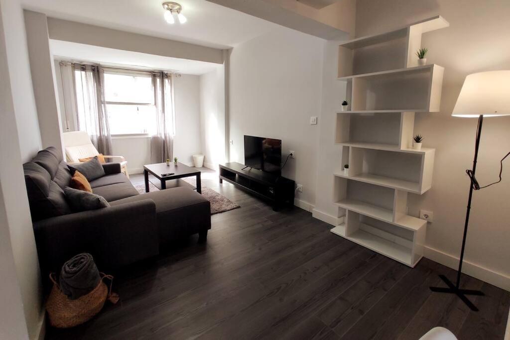 Espacioso Piso Con Garaje Cerca Del Centro De Vigo Ngoại thất bức ảnh