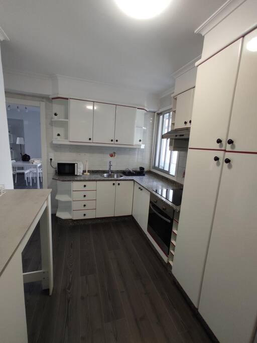 Espacioso Piso Con Garaje Cerca Del Centro De Vigo Ngoại thất bức ảnh